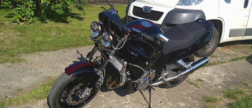 1050573787_Bike1.thumb.jpg.ee01aa304b3604c3d9a50d611182f0d9.jpg
