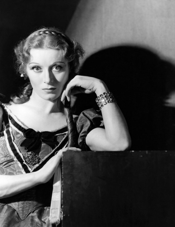 Greer-Garson-classic-movies-10413164-1300-1683.jpg